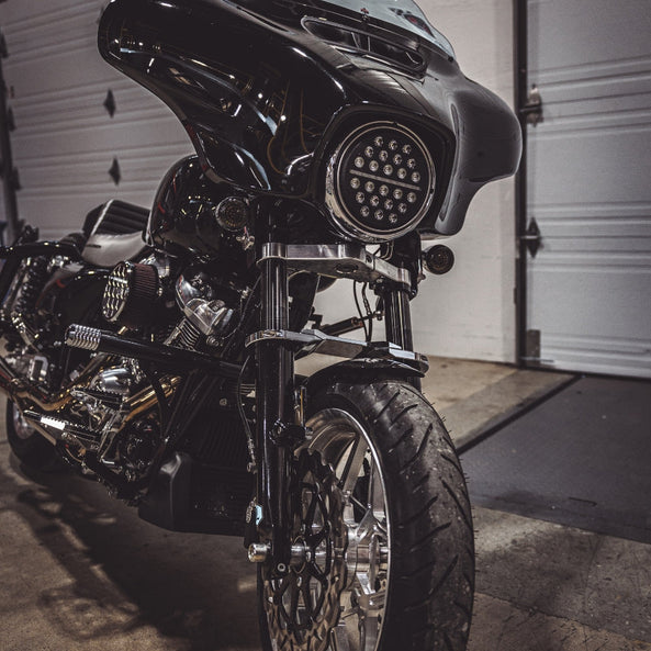 OG 2014-Up Touring Lower Triple Tree kit installed on a 2020 Street Glide FLH