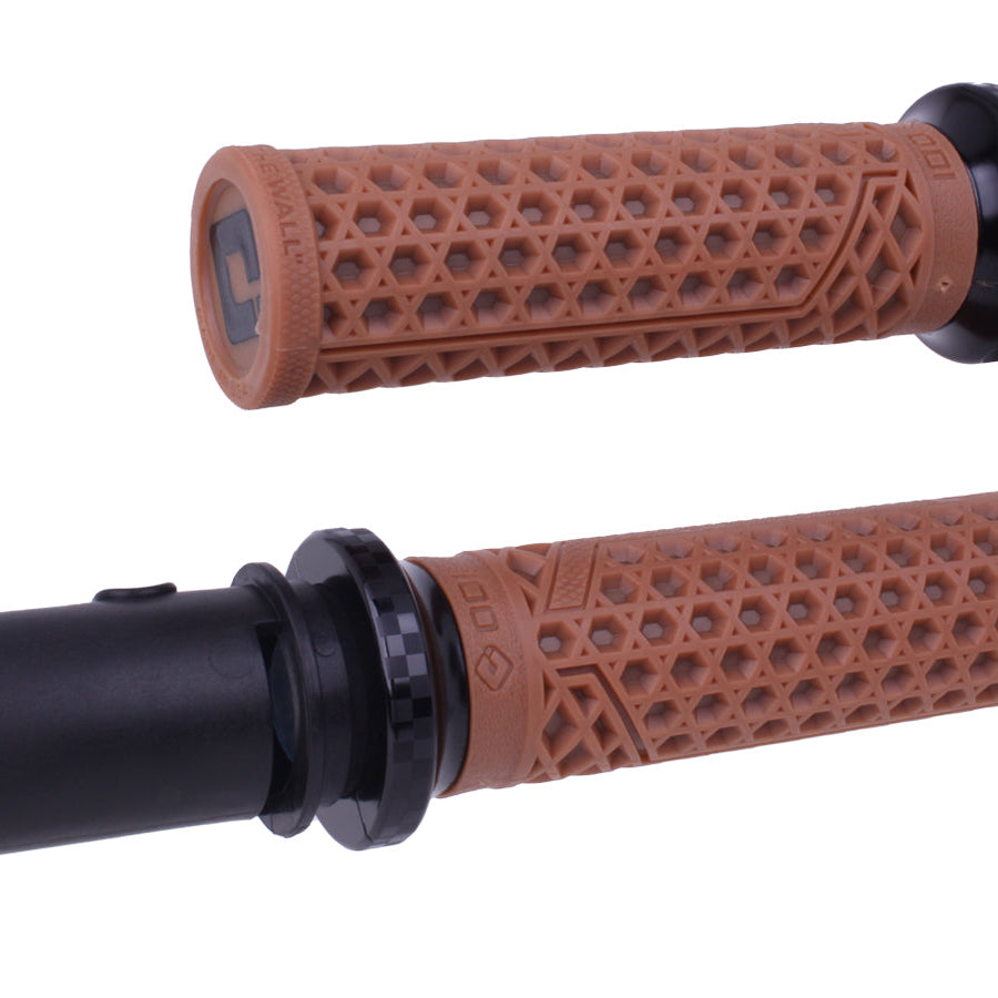 Vans V-Twin Lock-On Grips For 2024-Up-Touring & 2025-Up M8 Softails Gum Rubber/Black Checker