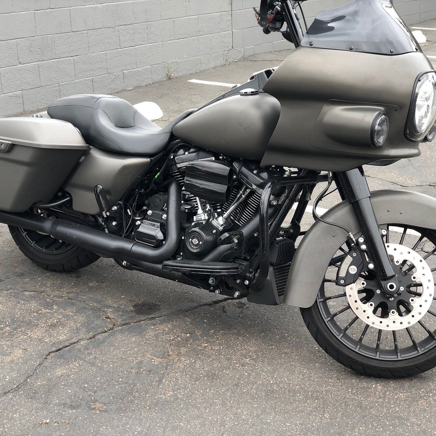 Gloss Black MoFlow Air Cleaner for Harley Davidson Motorcycles